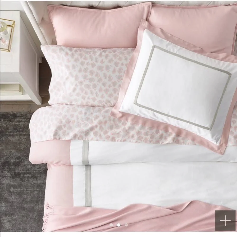 RESTORATION HARDWARE ABSTRACT ANIMAL PRINT SHEET SET (FULL)